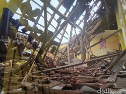 Diguyur Hujan, Ruangan Kantor Golkar Kota Sukabumi Roboh