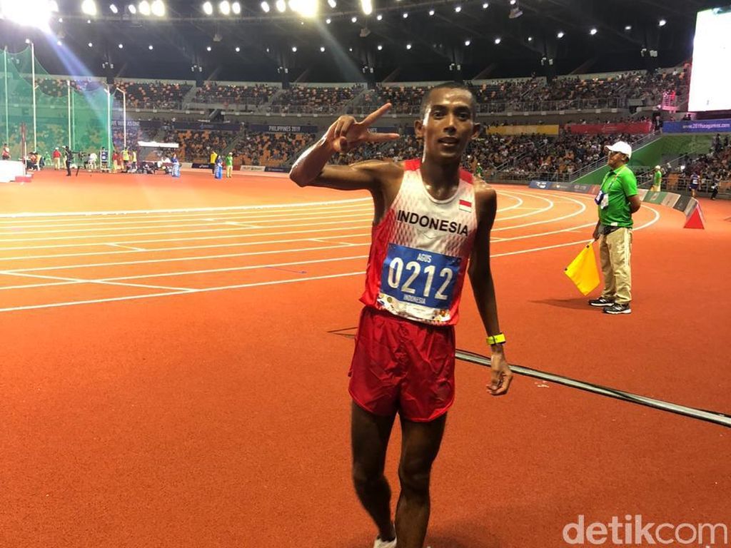 Agus Prayogo Persembahkan Perak Nomor 10 Ribu Meter Agus Prayogo Persembahkan Perak Nomor 10 Ribu Meter