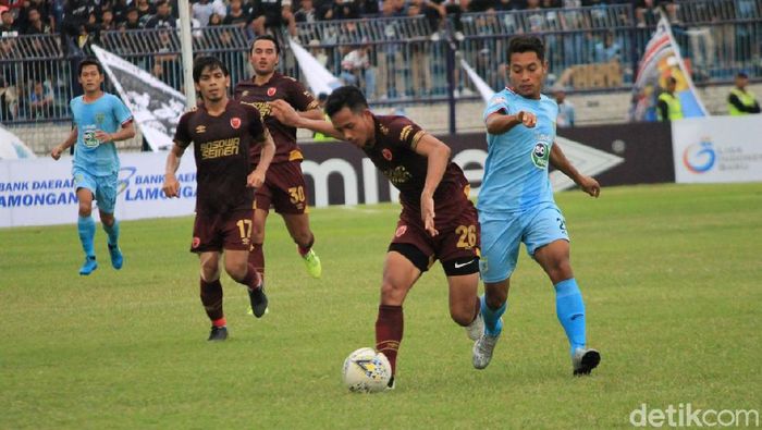 Persela Lamongan menang 3-1 atas PSM Makassar di lanjutan Liga 1 2019. (Foto: Eko Sudjarwo/detikSport) Persela Lamongan menang 3-1 atas PSM Makassar di lanjutan Liga 1 2019. (Foto: Eko Sudjarwo/detikSport)