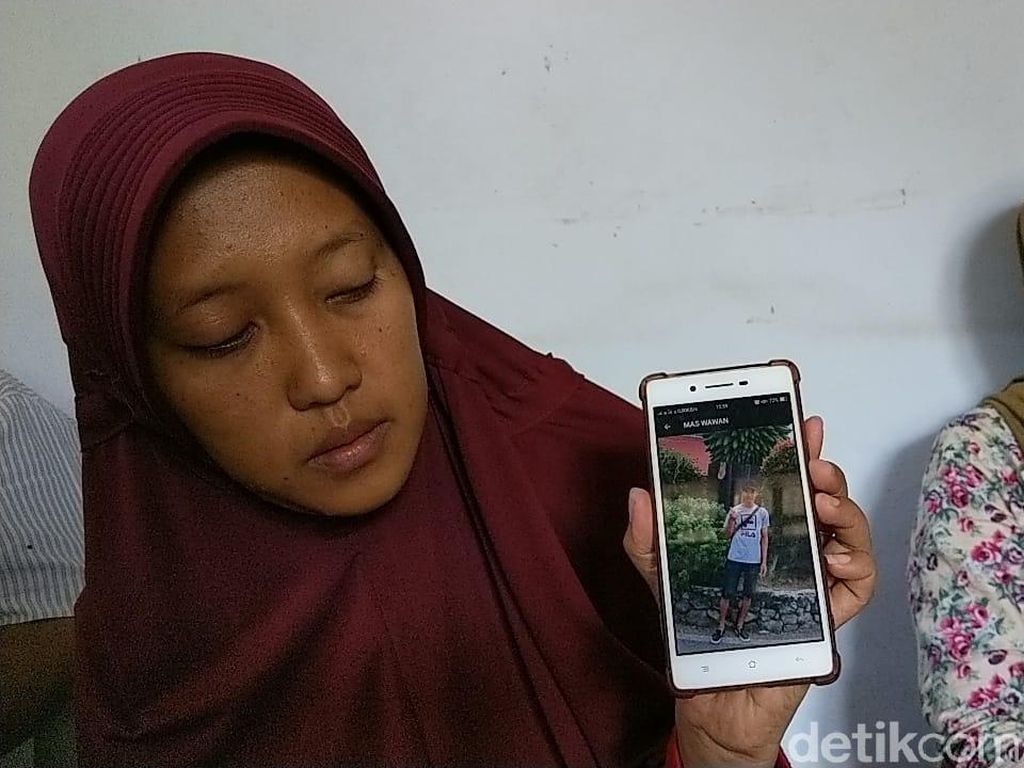 Keluarga Syok Terima Kabar Ilyas Tewas Bersimbah Darah di Malaysia Keluarga Syok Terima Kabar Ilyas Tewas Bersimbah Darah di Malaysia