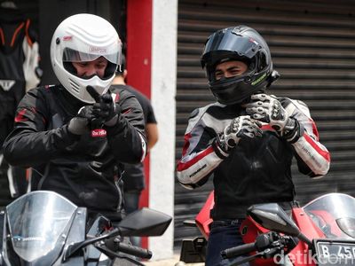 Gading Marten dan Ratusan Bikers Honda Jajal Sirkuit Sentul