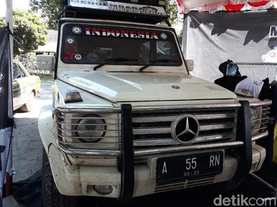 Menolak Tua, Mercy Klasik Ini Keliling Dunia demi Nama Indonesia
