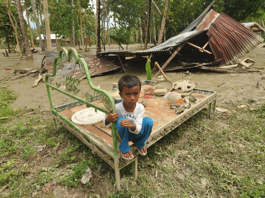 Potret Desa Poi Sulteng Usai Diterjang Banjir Bandang Potret Desa Poi Sulteng Usai Diterjang Banjir Bandang