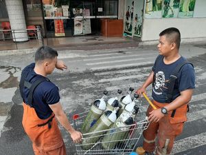 36 Jam Lebih Usai Kebakaran di Mal Lokasari, Petugas Masih Sisir Lokasi