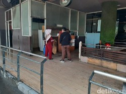Cerita Kepanikan Pedagang Saat Kebakaran di Mal Lokasari