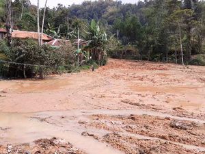 Danau Lumpur Dadakan Kejutkan Warga Cilangari Bandung Barat