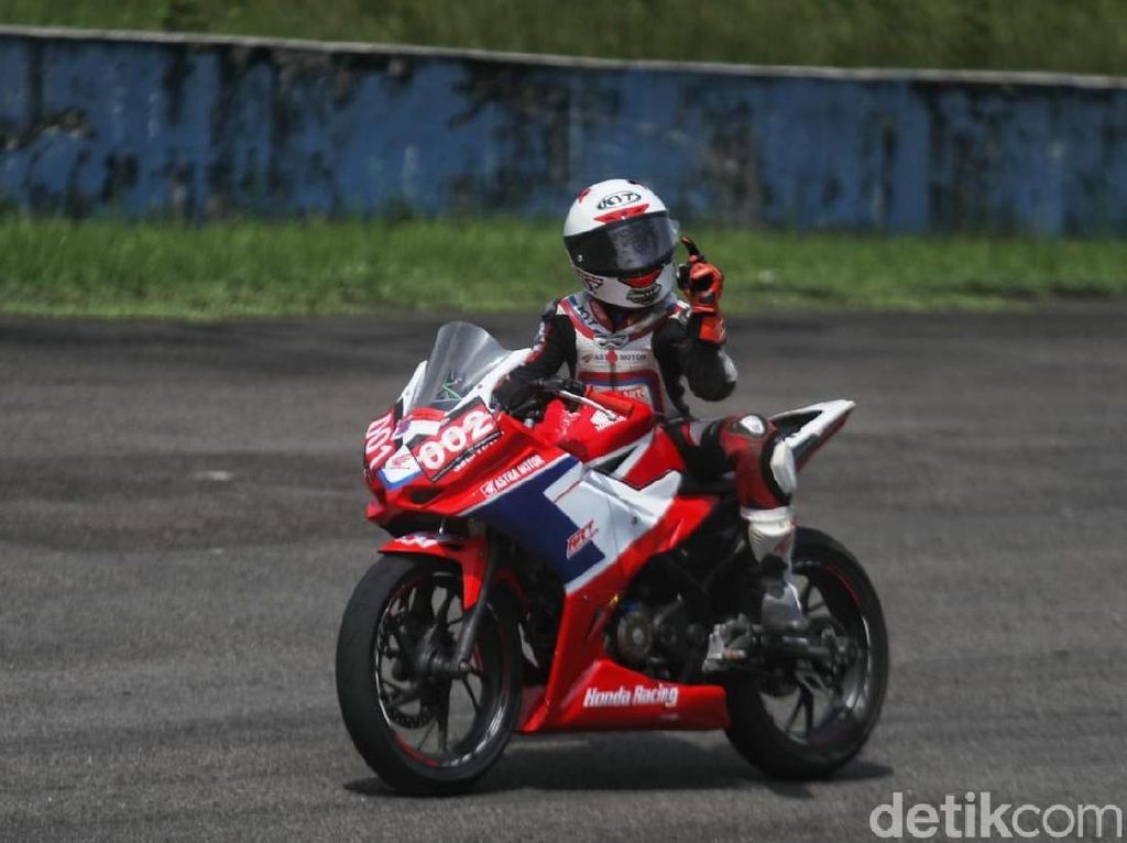 Ikut Balapan, Bocah 11 Tahun Podium 1 di Sentul Ikut Balapan, Bocah 11 Tahun Podium 1 di Sentul