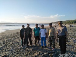 Terseret Arus Pantai Trianggulasi Banyuwangi, 3 ABG Hilang