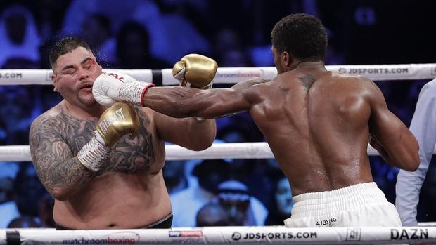 Anthony Joshua terakhir mengalahkan Bryan Ruiz.