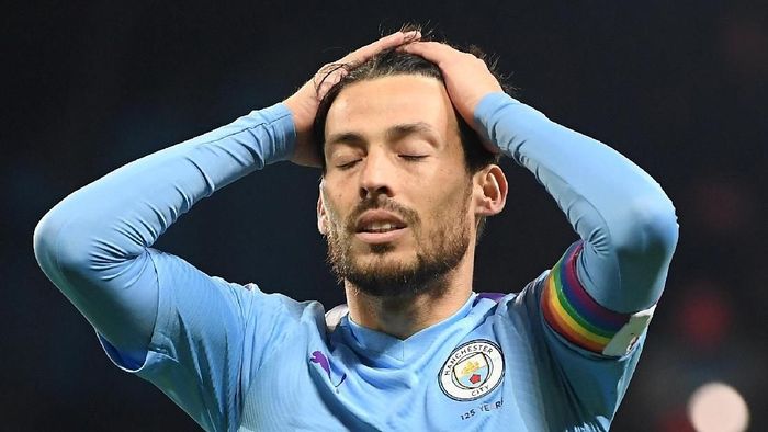 Manchester City v Manchester United - Premier League MANCHESTER, ENGLAND - DECEMBER 07: David Silva of Manchester City reacts during the Premier League match between Manchester City and Manchester United at Etihad Stadium on December 07, 2019 in Manchester, United Kingdom. (Photo by Michael Regan/Getty Images)