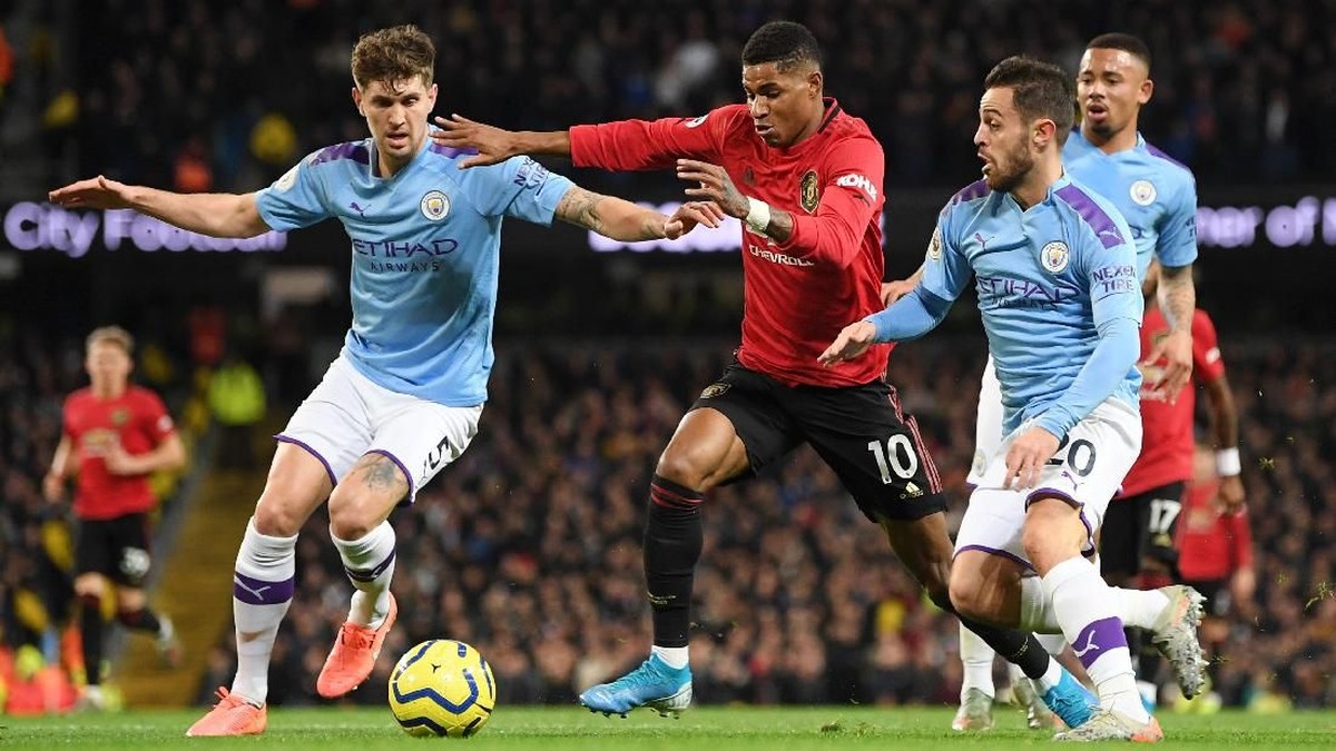 Manchester United akan menghadapi Manchester City di semifinal Piala Liga Inggris (Foto: Michael Regan/Getty Images)