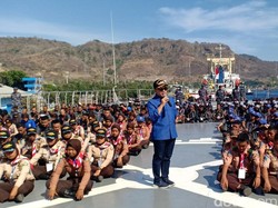 Di Atas KRI Surabaya 591, Bupati Anas Cerita Tantangan Bangsa ke Depan