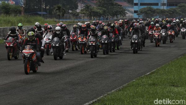 Momen Parade Ratusan Bikers di CBR Race Day