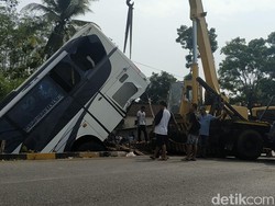 Bus yang Terjun ke Sungai dan Tewaskan 5 Orang di Blitar Laik jalan
