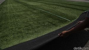 Melihat Pembangunan Lapangan Sepakbola Muara Angke