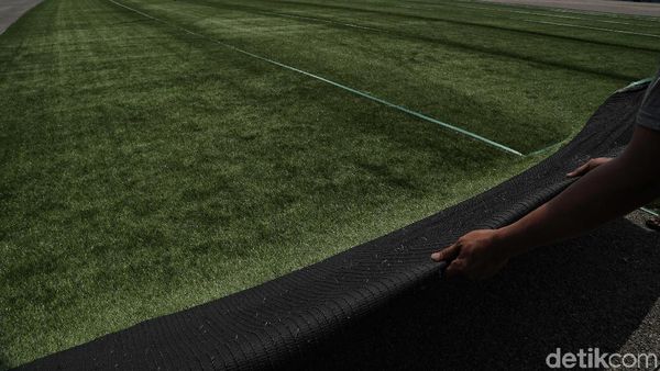 Melihat Pembangunan Lapangan Sepakbola Muara Angke