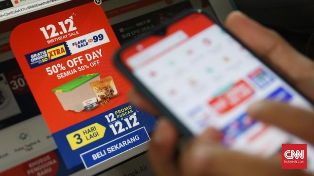 Ilustrasi online shop menyambut harbolnas 12.12, Jakarta, Senin, 9 Desember 2019. CNNIndonesia/Safir Makki