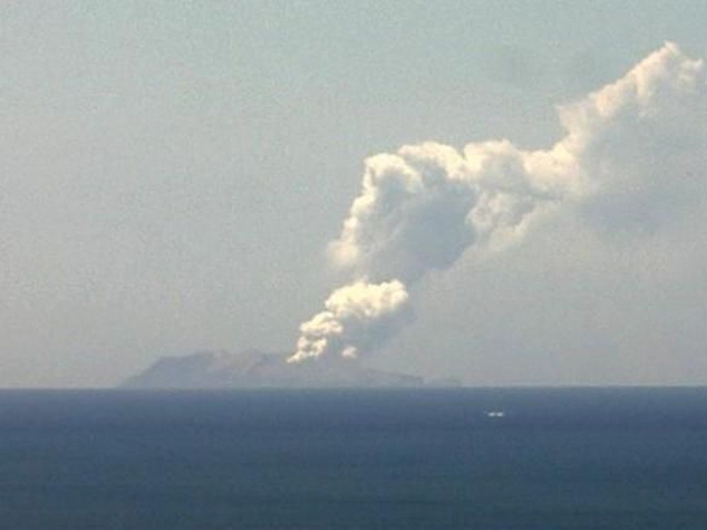 Gunung Meletus di Selandia Baru, Turis Terluka hingga Hilang Gunung Meletus di Selandia Baru, Turis Terluka hingga Hilang