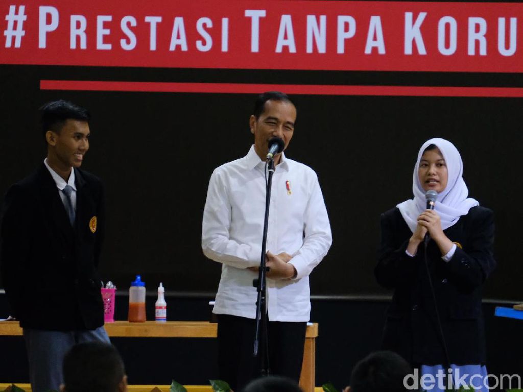 Anak SMK Bertanya Kenapa Koruptor Tak Dihukum Mati, Jokowi Menjawab