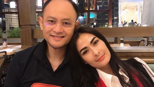 Momen Kulineran Suami Iis Dahlia yang Jadi Pilot Garuda Pembawa Harley