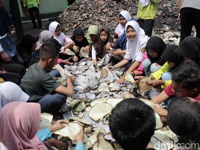 Penampakan Mushaf Al-Quran yang Rusak Akibat Kebakaran MI Batujajar