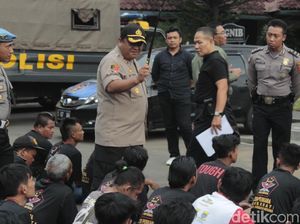 Bikin Rusuh di Kantor Leasing, 48 Anggota LSM Diamankan Bikin Rusuh di Kantor Leasing, 48 Anggota LSM Diamankan