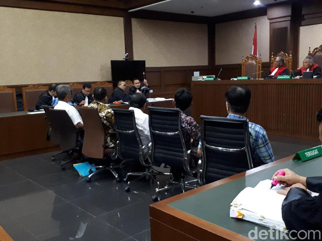 Jaksa KPK Heran Korporasi Masuk Daftar Hitam Tetap Dapat Bisnis Gula Jaksa KPK Heran Korporasi Masuk Daftar Hitam Tetap Dapat Bisnis Gula