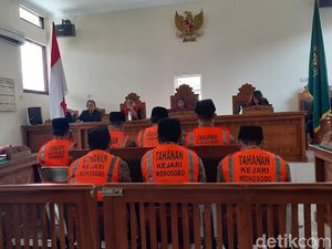 7 Pengeroyok Tukul Hingga Tewas di Wonosobo Dituntut 10-11 Tahun 7 Pengeroyok Tukul Hingga Tewas di Wonosobo Dituntut 10-11 Tahun