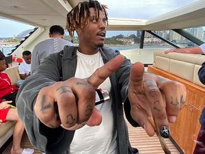 Seorang Rapper Meninggal Dunia Setelah Kejang-kejang di Bandara Seorang Rapper Meninggal Dunia Setelah Kejang-kejang di Bandara