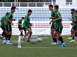 Para pemain Timnas U-22 mengikuti latihan di Stadion Rizal Memorial, Manila, Filipina, jelang laga final sepakbola SEA Games 2019, Senin (9/12/2019).