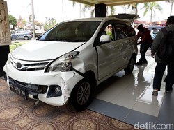 Tegang! Pengejaran Mobil Komplotan Pencuri Traktor Diwarnai Tembakan
