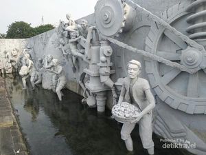 Etos Kerja Tinggi Tercermin dari Relief Taman Monas, Tahu? Etos Kerja Tinggi Tercermin dari Relief Taman Monas, Tahu?