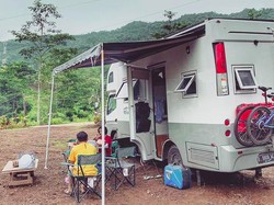 Sekeluarga Keliling Indonesia Naik Truk, Bagaimana Sekolah Anak?