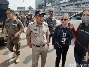PKL di Trotoar Senen Digusur Mulai Hari Ini, Satpol PP Berjaga PKL di Trotoar Senen Digusur Mulai Hari Ini, Satpol PP Berjaga