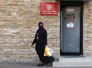 Arab Saudi Hapus Pemisahan Jenis Kelamin di Pintu Masuk Restoran