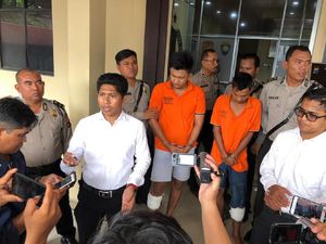 Polisi Ringkus 2 Perampok Minimarket di Banjarmasin Polisi Ringkus 2 Perampok Minimarket di Banjarmasin