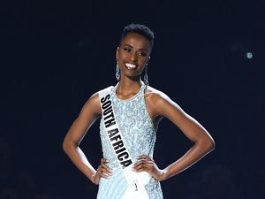 Miss Afrika Selatan Zozibini Tunzi Menang Miss Universe 2019