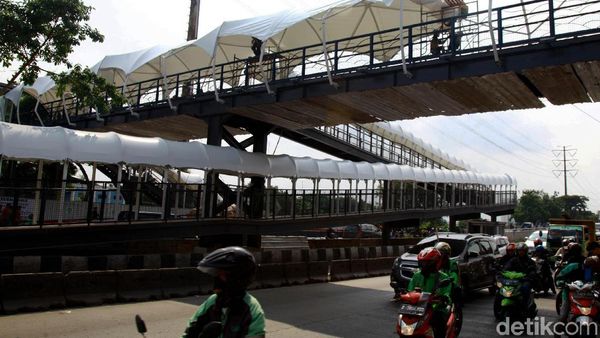 Wajah Baru JPO Daan Mogot Usai Diseruduk Truk