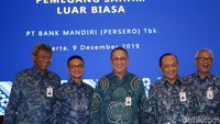 Senyum Semringah Royke Tumilaar Jadi Dirut Bank Mandiri