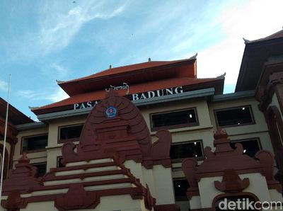Belum Setahun, Pasar Badung Denpasar Sudah Rusak
