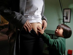 Bagaimana Perempuan China Berburu Pria Kulit Putih untuk Donor Sperma