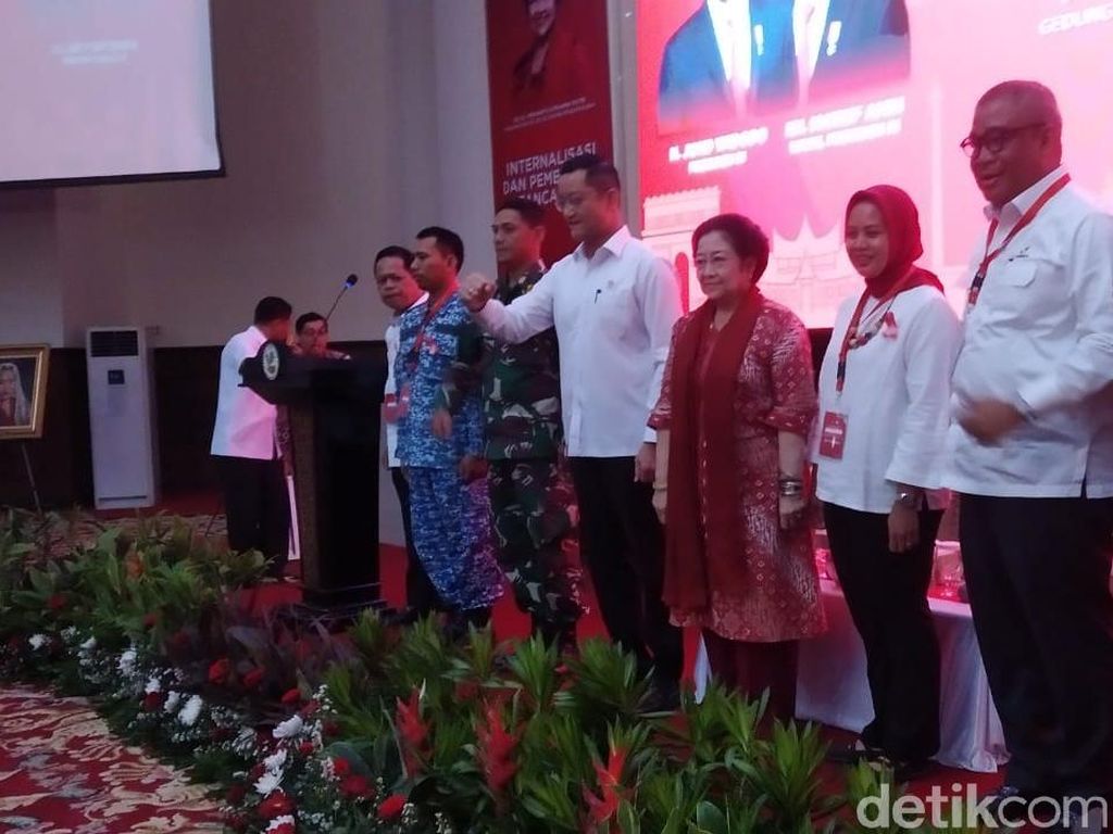Mega ke Pengusung Khilafah yang Ingin Rusak Indonesia: Pergi Kalian! Mega ke Pengusung Khilafah yang Ingin Rusak Indonesia: Pergi Kalian!