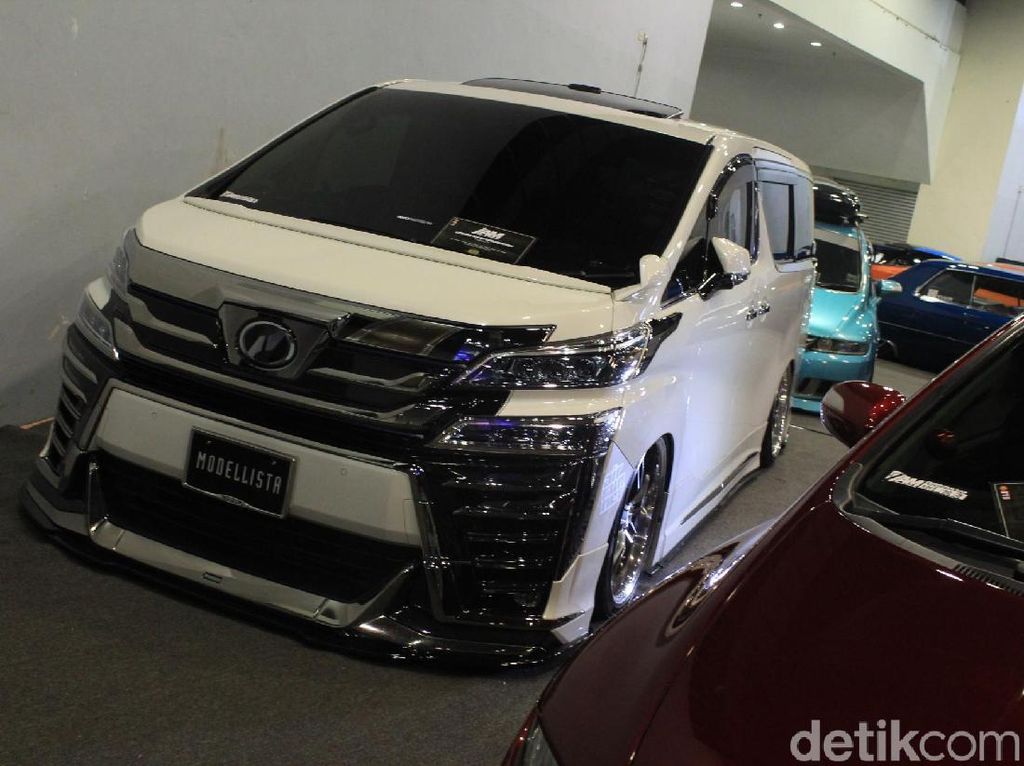 Nggak Takut Gasruk, Toyota Vellfire Ini Ceper Abis! Nggak Takut Gasruk, Toyota Vellfire Ini Ceper Abis!