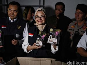 Kepala BPOM Pamer Puluhan Ribu Kosmetik dan Pangan Ilegal