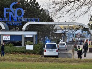 6 Orang Tewas dalam Penembakan Brutal di RS Ceko, Pelaku Kabur