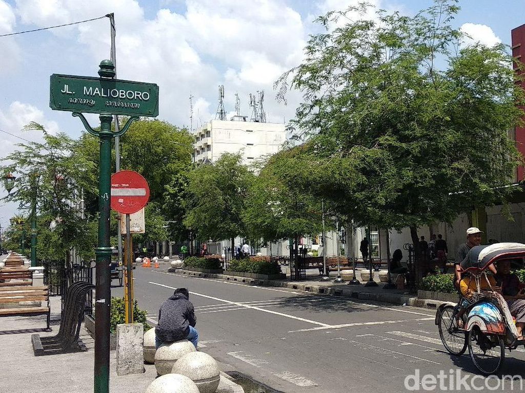 Selasa Wage! Jalan Malioboro Kembali Bebas Asap Motor Hari Ini Selasa Wage! Jalan Malioboro Kembali Bebas Asap Motor Hari Ini