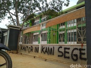 Ganti Rugi Lahan Belum Dibayar, Warga Segel Kantor MUI Kendari