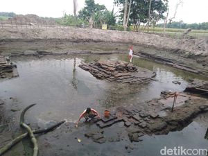 Dua Struktur Purbakala Ditemukan Terpendam di Petirtaan Suci Majapahit