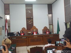 Terbukti Lakukan Penganiayaan, Aktor Kriss Hatta Divonis 5 Bulan Bui Terbukti Lakukan Penganiayaan, Aktor Kriss Hatta Divonis 5 Bulan Bui