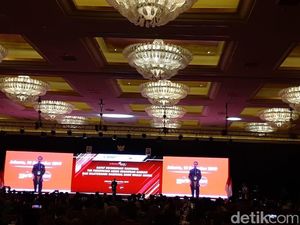 Buka Rakornas Bank Wakaf, Jokowi Target KUR Rp 325 T di 2024